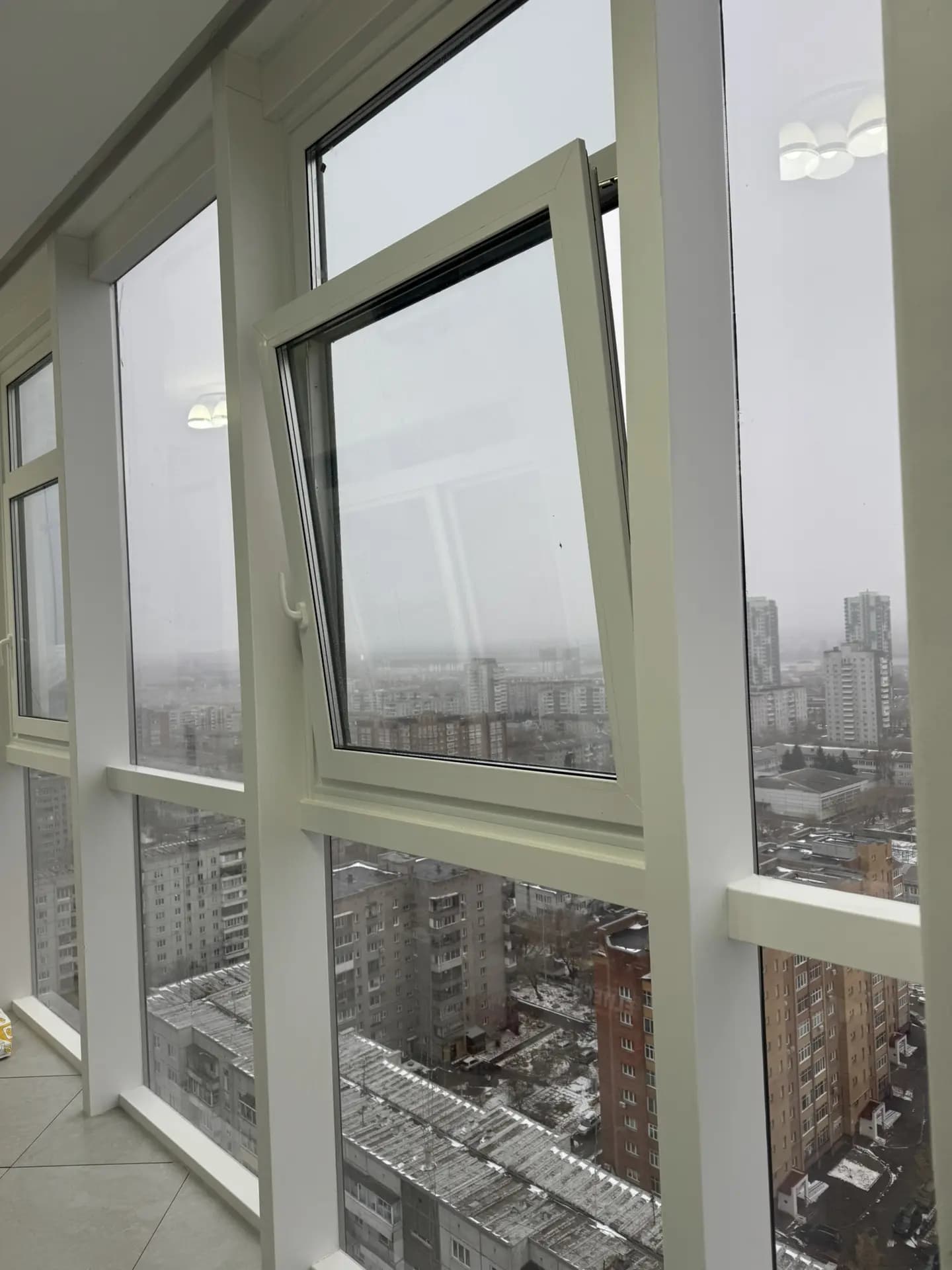 Готовый балкон после ремонта в Красноярске